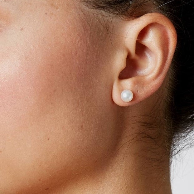 Fresh water Pearl Stud Earrings in Sterling Silver Image 2