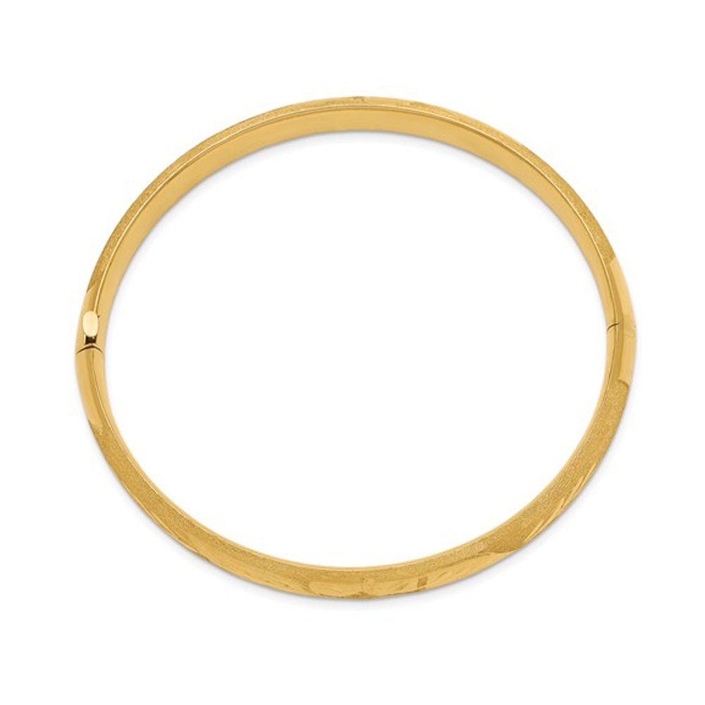 14K Yellow Gold Florentine Engraved Hinged Bangle Bracelet (8.00 mm) Image 3