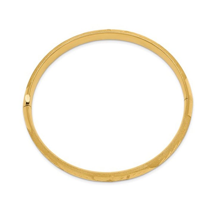 14K Yellow Gold Florentine Engraved Hinged Bangle Bracelet (8.00 mm) Image 3