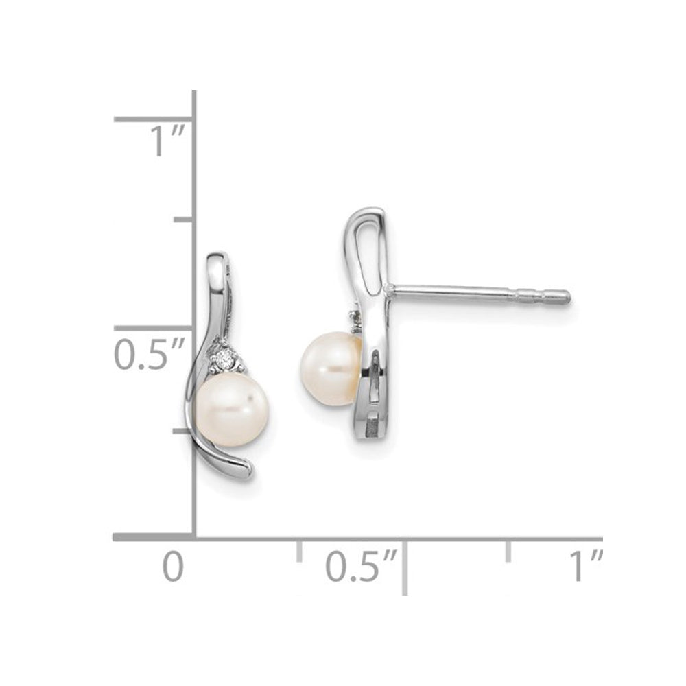 Freshwater Cultured Pearl Earrings in 14K White Gold Image 2
