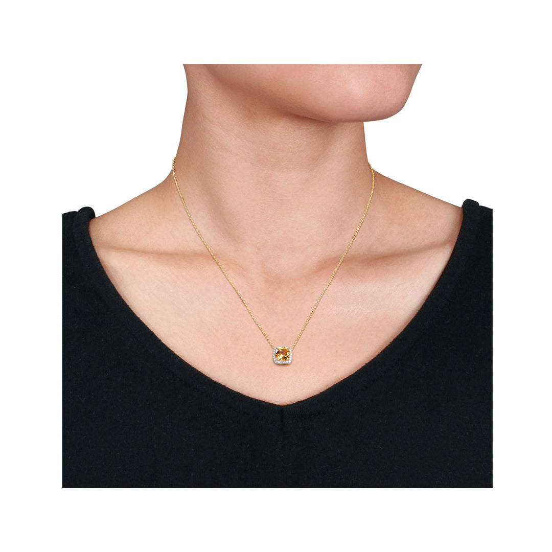 1 1/3 Carat (ctw) Citrine Pendant Necklace in 10K Yellow Gold with Chain and Diamonds Image 3