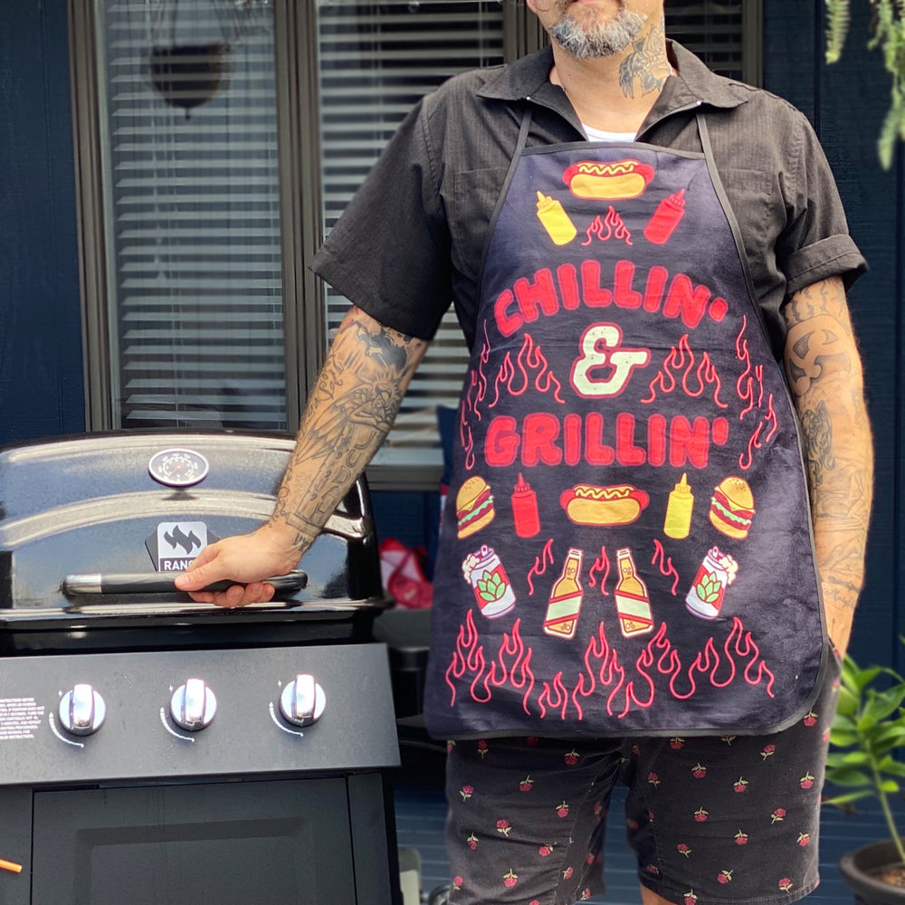 Chillin And Grillin Apron Funny Backyard Summer BBQ Kitchen Smock Image 2