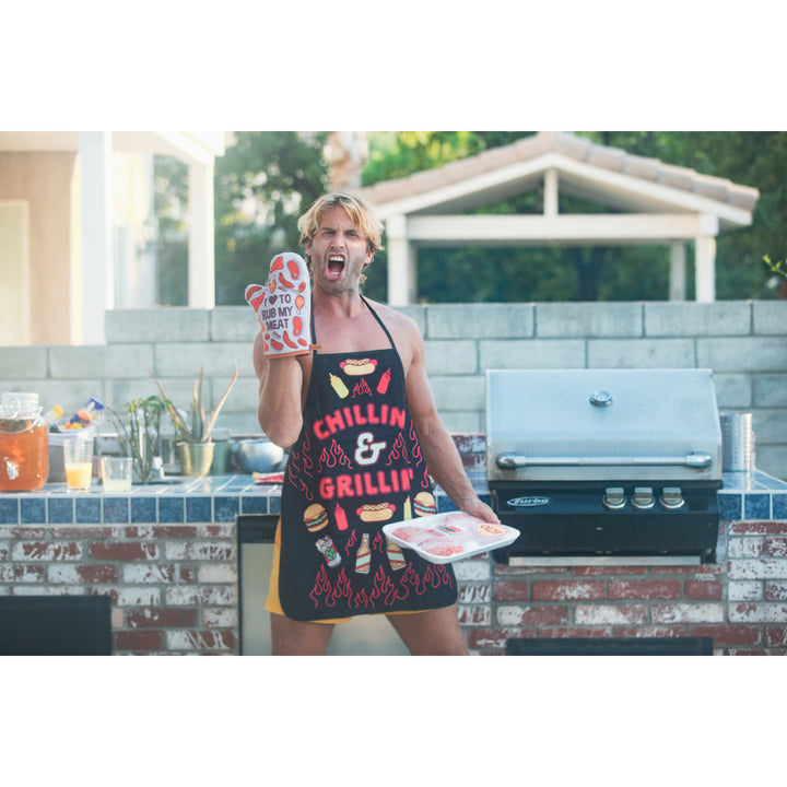 Chillin And Grillin Apron Funny Backyard Summer BBQ Kitchen Smock Image 4