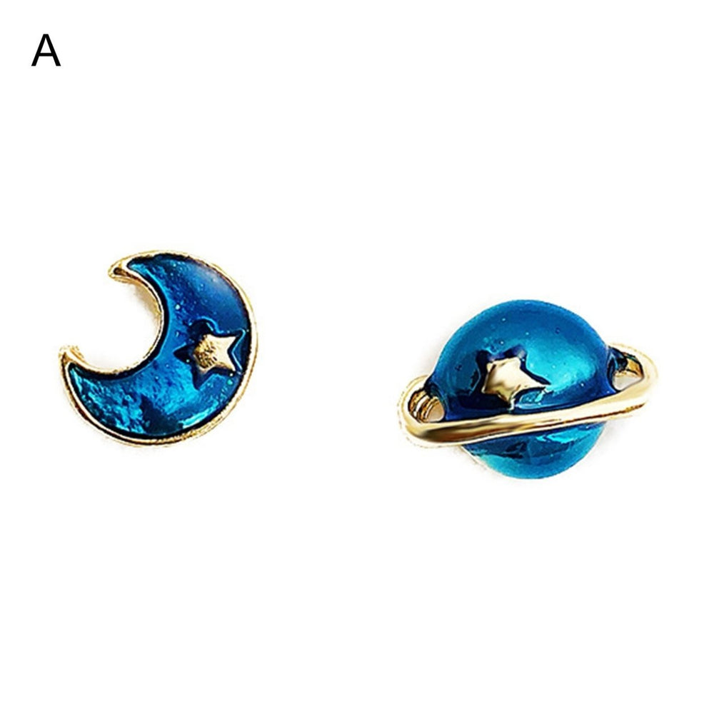 1 Pair Women Earrings Exquisite Anti-rust Alloy Skin-friendly Charming Moon Stars Dangle Earrings for Party Image 2
