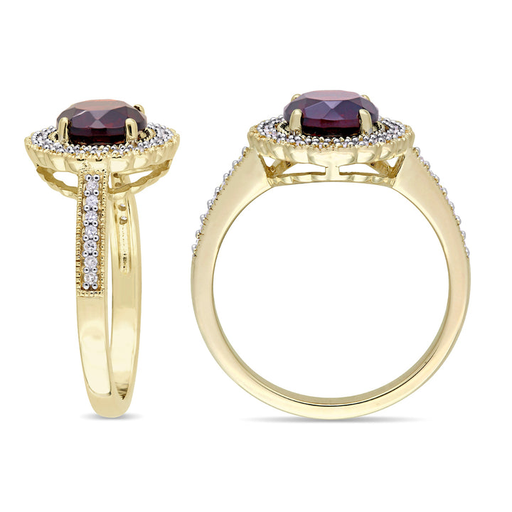 1.60 Carat (ctw) Solitaire Garnet Ring in Yellow Plated Silver with Accent Diamonds Image 4