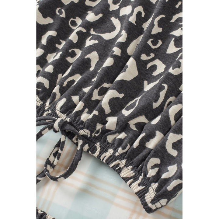 Womens Gray Animal Print Long Sleeves Pullover and Shorts Lounge Set Image 4