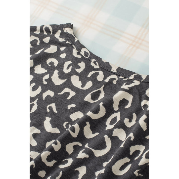 Womens Gray Animal Print Long Sleeves Pullover and Shorts Lounge Set Image 10