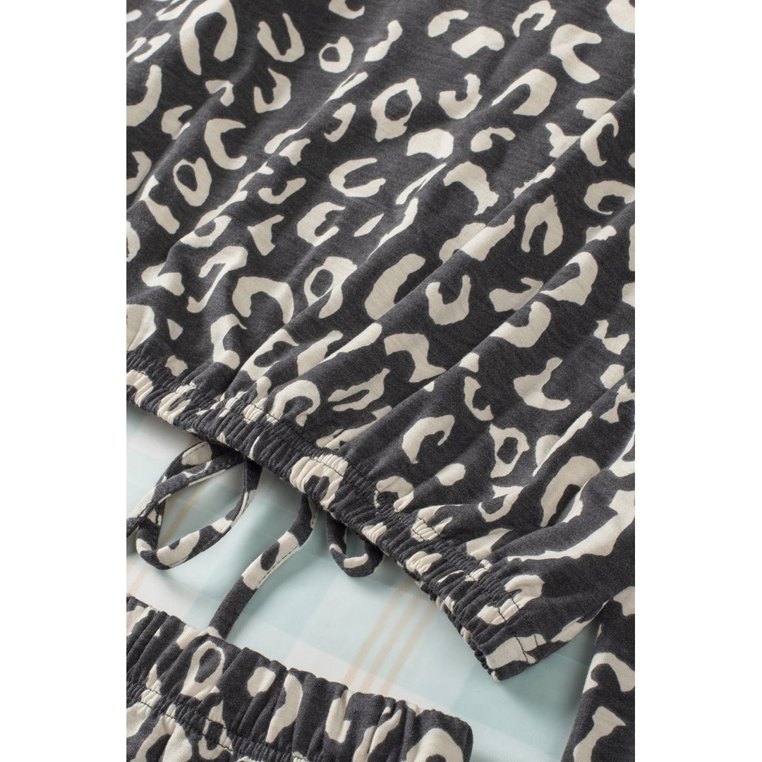 Womens Gray Animal Print Long Sleeves Pullover and Shorts Lounge Set Image 12