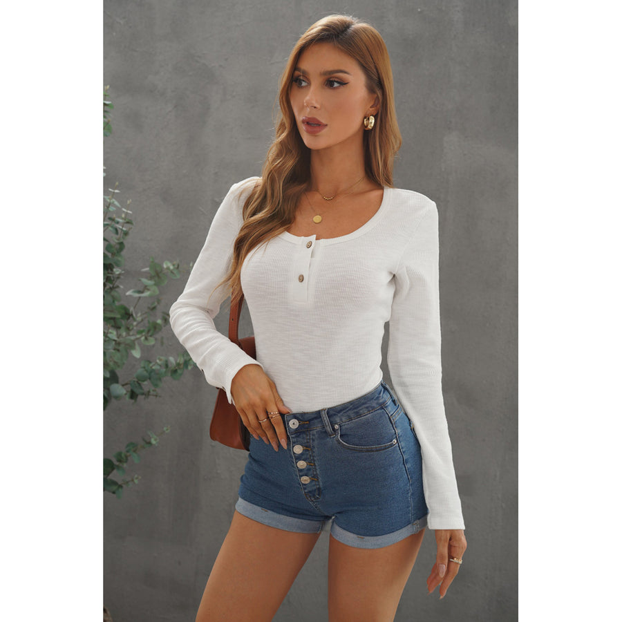 Womens White Crewneck Buttons Ribbed Knit Long Sleeve Top Image 1
