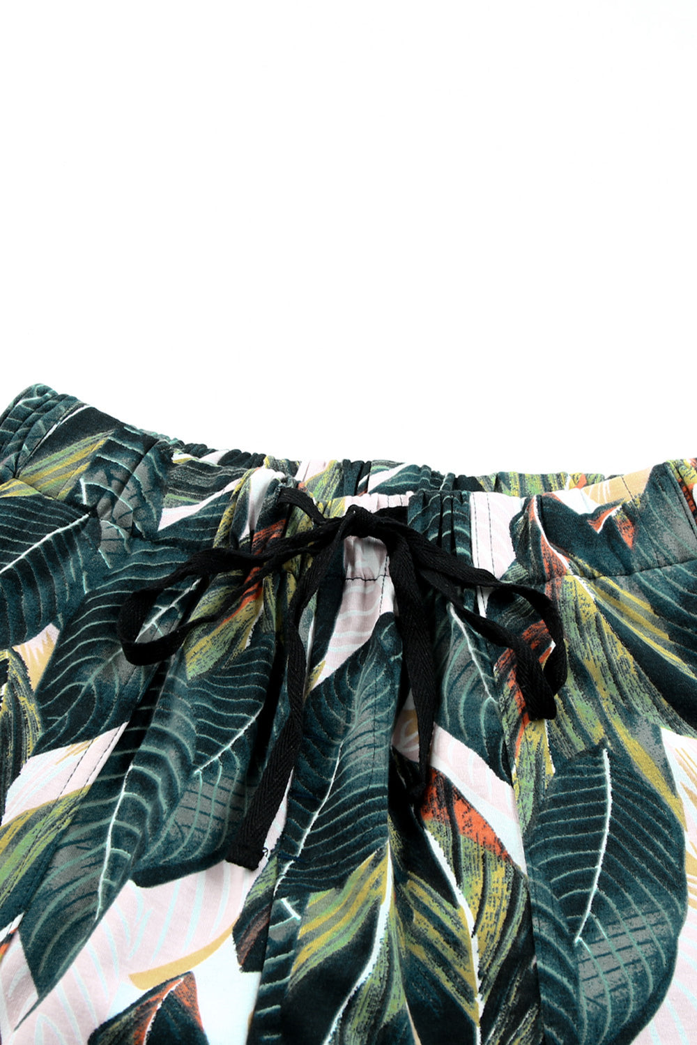 Womens Green Leaves Print Drawstring Casual Elastic Waist Pocketed Shorts Image 2