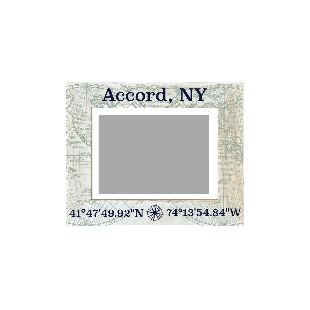 Accord  York Souvenir Wooden Photo Frame Compass Coordinates Design Matted to 4 x 6" Image 1