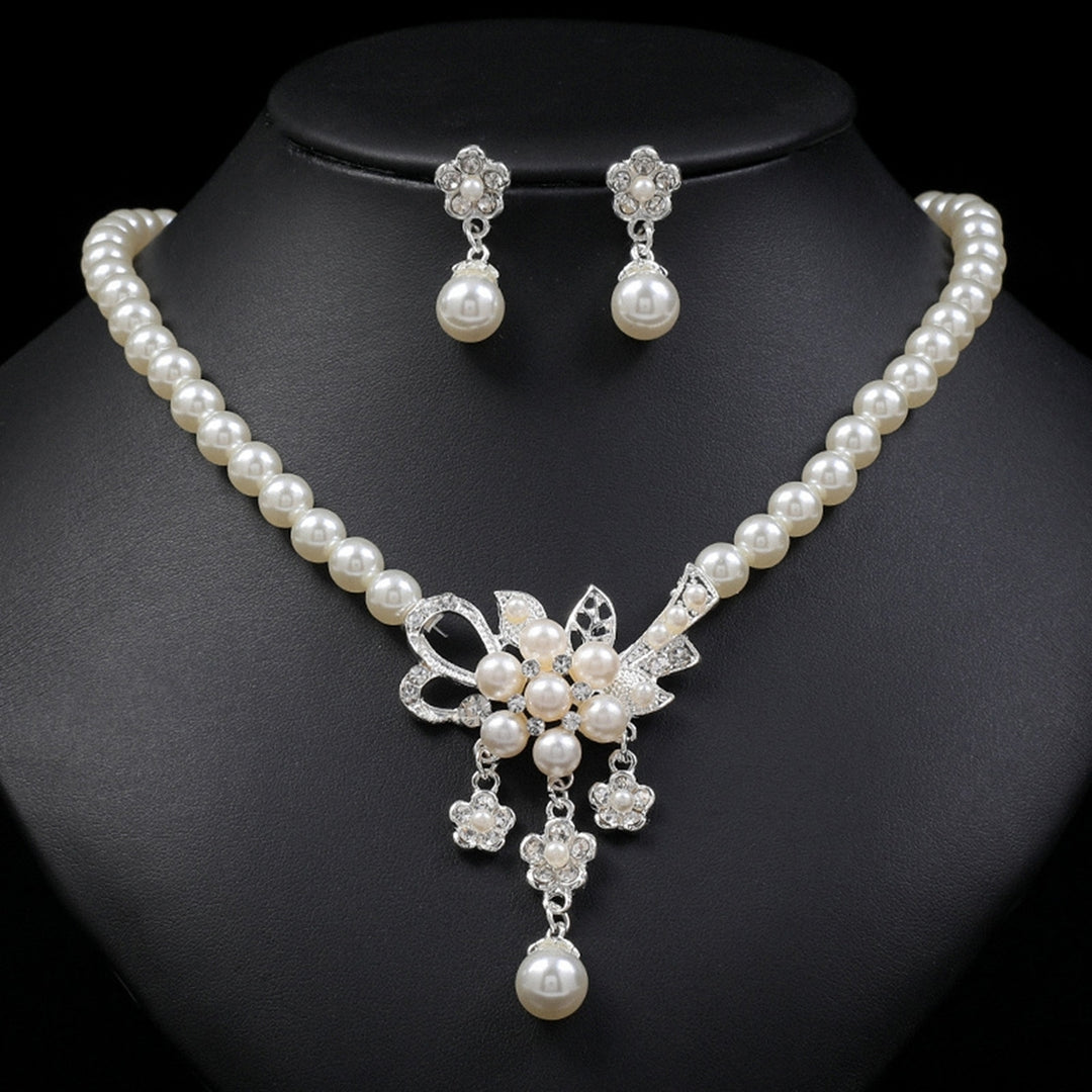 1 Set Women Necklace Beaded Glossy Faux Pearls Rhinestone Embedded Flower Bride Necklace Stud Earrings Kit Wedding Image 1