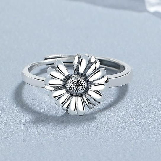 Sterling Silver Daisy Ring Womens  Fashion Small Fresh Daisy Ring Temperament High Grade Silver Jewelry Image 1