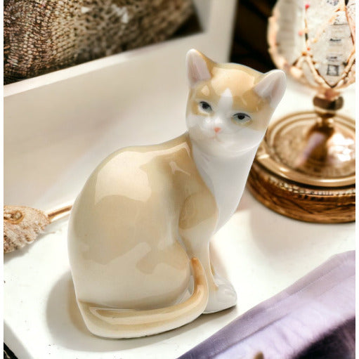 Ceramic Cat Looking Back FigurineHome DcorKitchen Dcor, Image 1