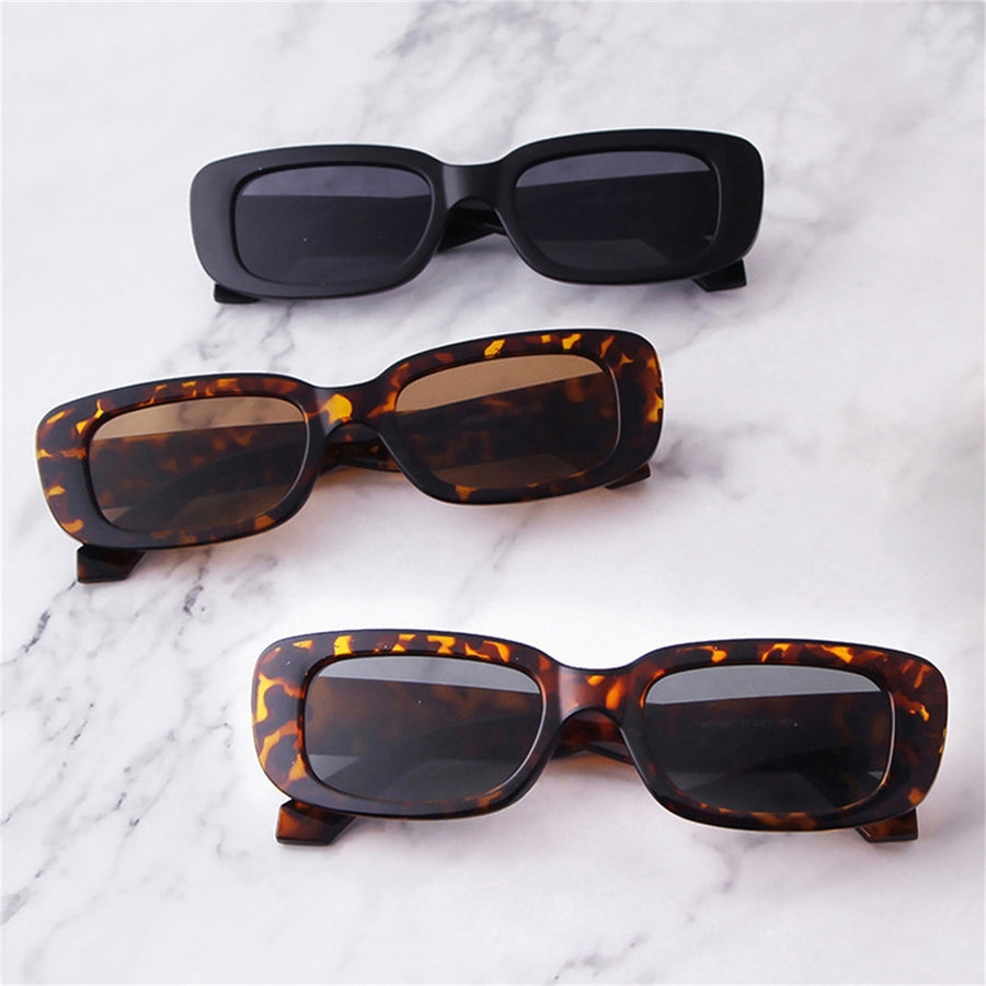 Unisex Sunglasses Eye-catching Solid Construction Resin Women Sunglasses Colorful Square Eyewear for Summer Image 1
