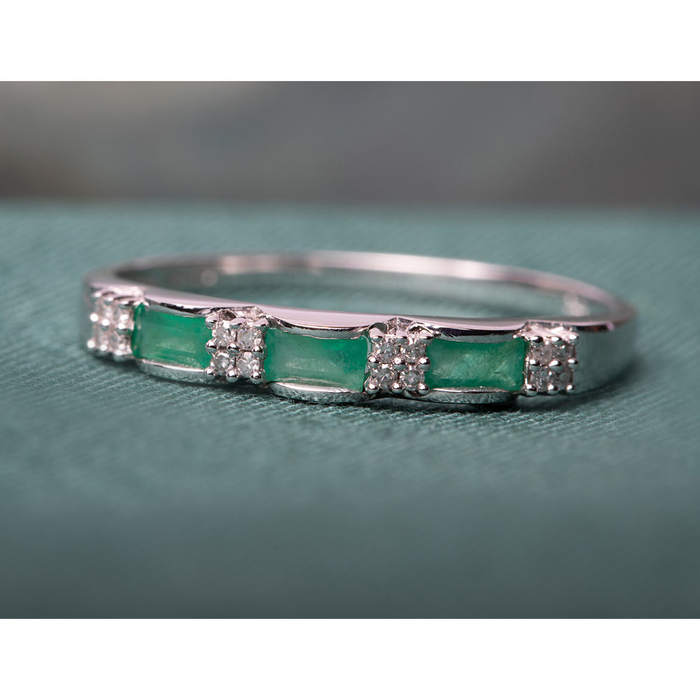 1/3 Carat (ctw) Baguette Emerald Band Ring in 10K White Gold Image 2