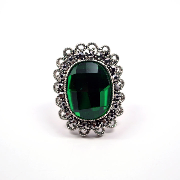 Vintage Style Ring with Faux Emerald Stone set in a Silver Plated Ring Image 3