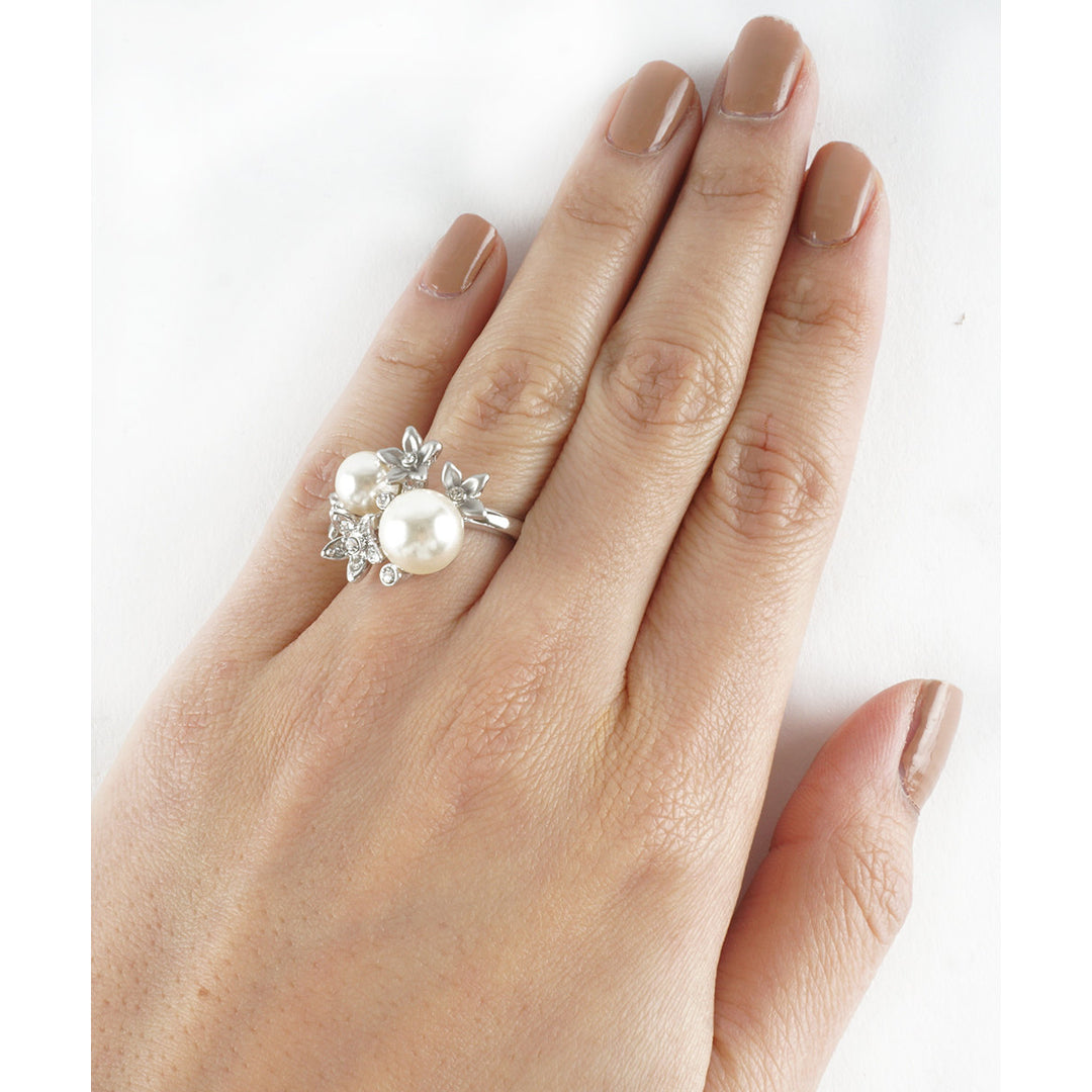 Pearl Bouquet of Silver Tone Flowers Womens Fashion Pave Crystal Ring Image 3