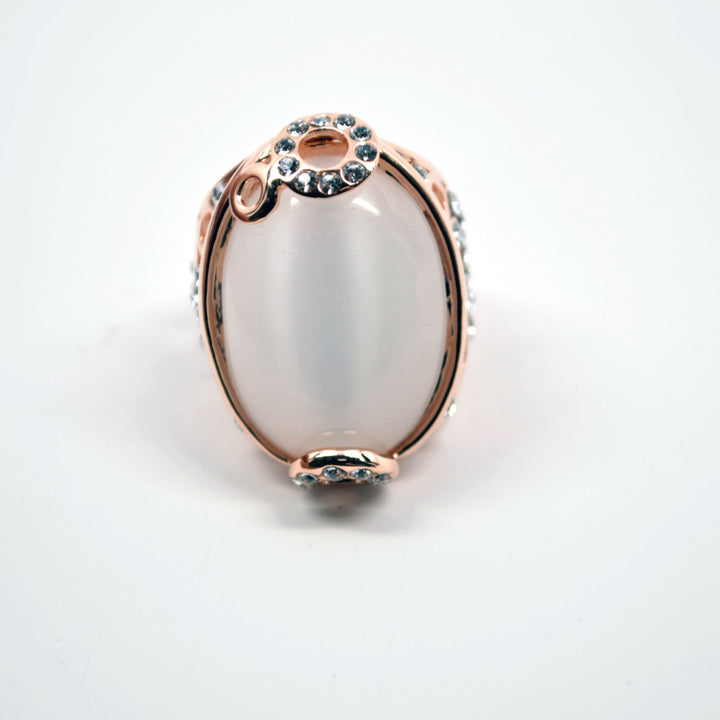 Modern Snow Globe Womens White Gem and Bubble Crystals on a Rose Gold Fashion Ring Image 3