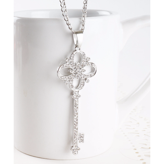 Key NecklaceQueen Key NecklaceCrystal Clover Key NecklaceVictorian Key NecklaceKey Pendant Image 3