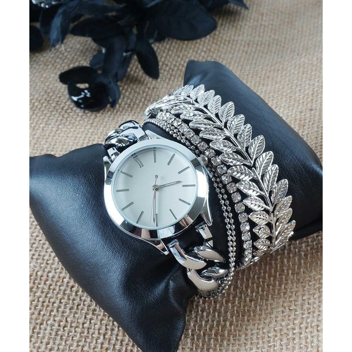 Silver Simple Minimal Watch with Matching Silver Tone Bracelets Arm Candy Watch Image 3