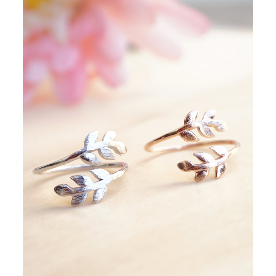 Laurel Leaf Ring Rose Gold or Silver Leaf Midi Ring Leaves Dainty Ring Simple Minimal Ring One Size Ring Image 1