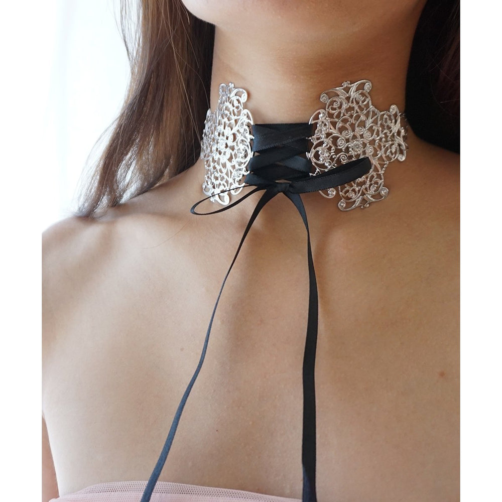 SILVER COLLAR CHOKER WITH LONG SATIN BOW Image 2