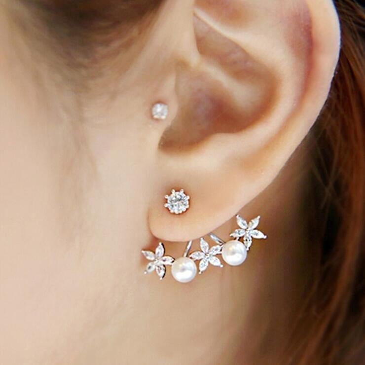 Fashion Temperament Crystal Flower Stud Earrings Image 1