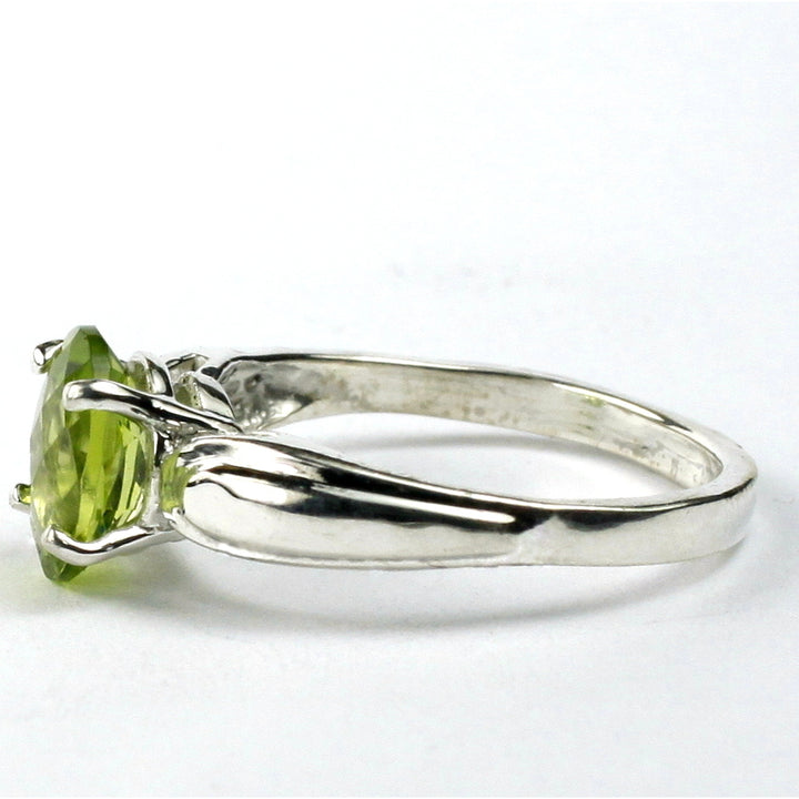 SR058 9x7mm Peridot 925 Sterling Silver Ring Image 3