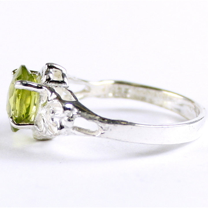 SR302 8x6mm Peridot 925 Sterling Silver Ring Image 3