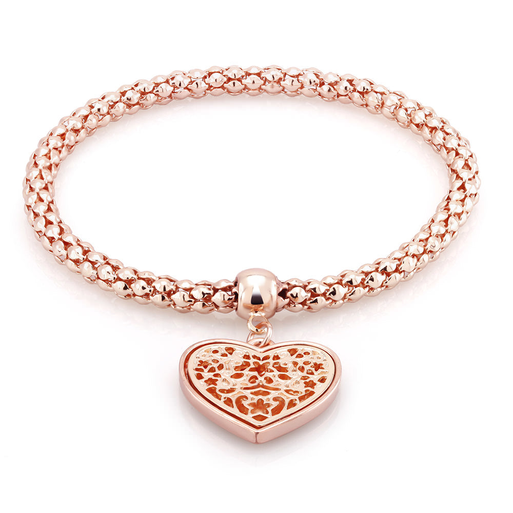 18kt Gold Filgree Heart Charm Bracelet Image 3