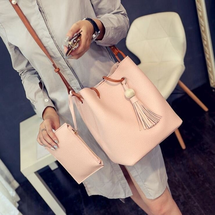 Simple Tassel Bucket Handbag Shoulder Messenger Bag Image 4