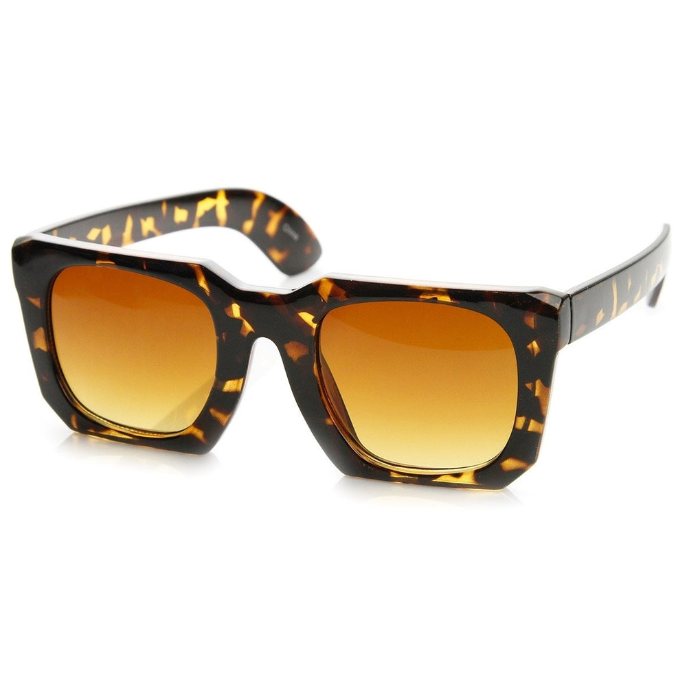 Bold Square Angled Frame Mod Horn Rimmed Sunglasses Image 2