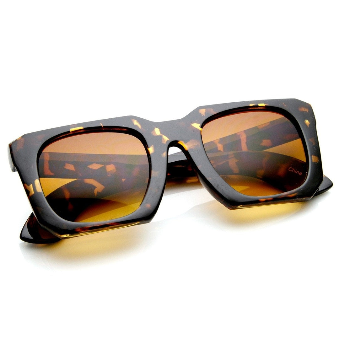 Bold Square Angled Frame Mod Horn Rimmed Sunglasses Image 4