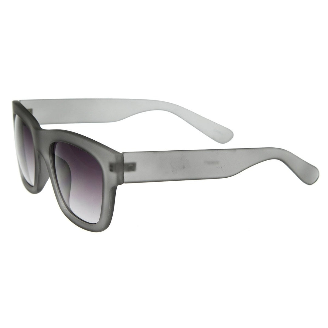 Designer Inspired Hispter Fashion Soft Finish Bold Horn Rimmed Sunglasses Image 3