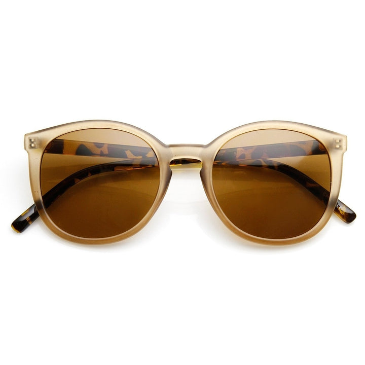Frosted Two-Toned P3 Keyhole Bridged Retro Round Sunglasses Image 1