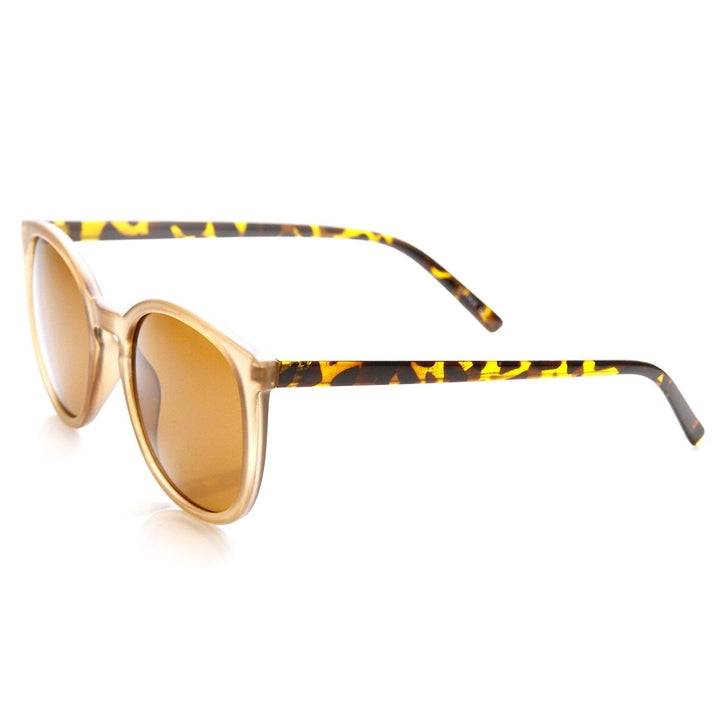 Frosted Two-Toned P3 Keyhole Bridged Retro Round Sunglasses Image 3