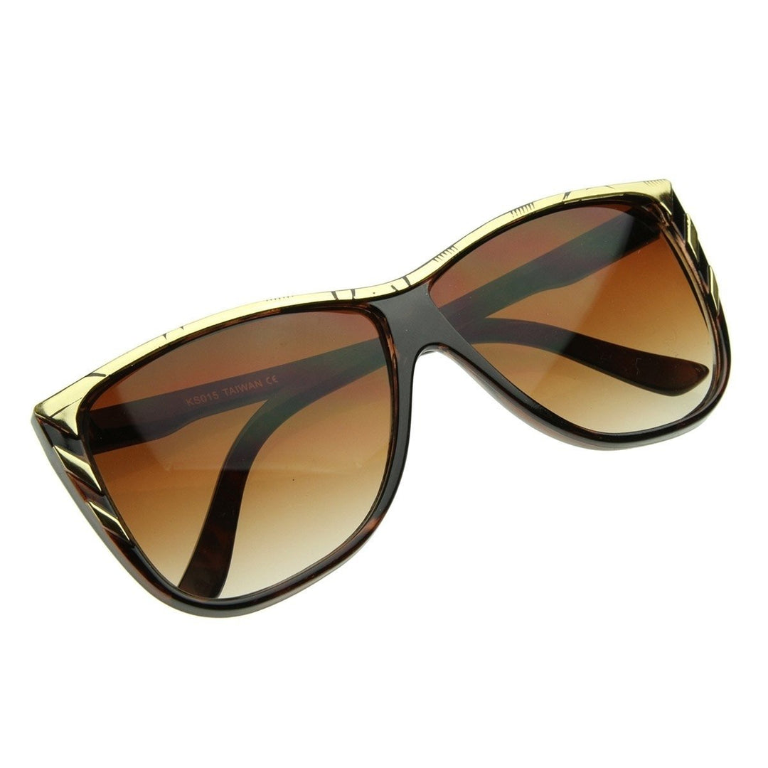 Modern Retro Oversized Horn Rimmed Sunglasses with Gold Accents UV Protection Image 4