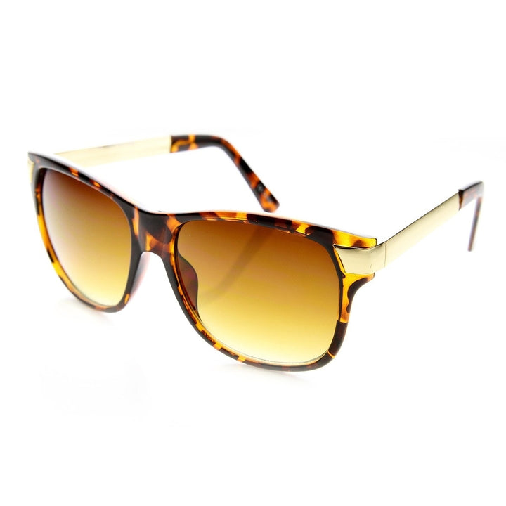 Premium High Fashion Metal Temple Mod Horn Rimmed Sunglasses Image 4