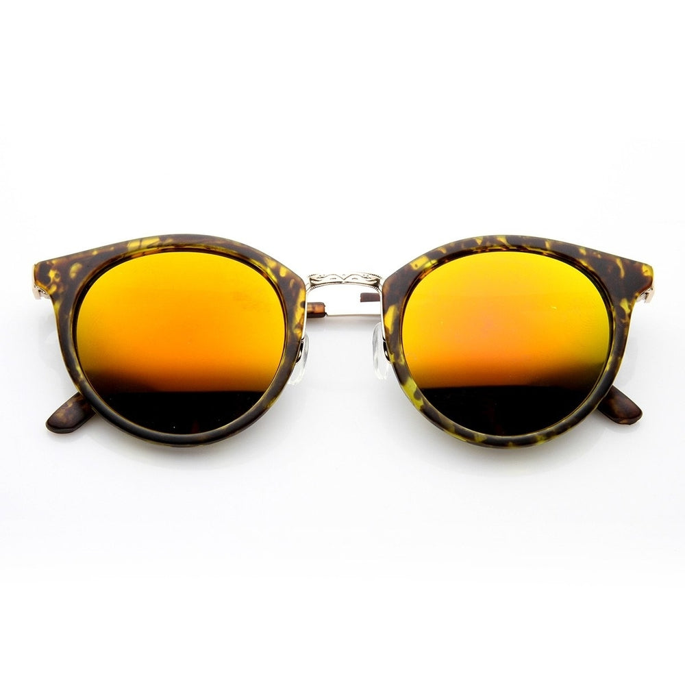 Retro P-3 Metal Temple Color Flash Mirror Lens Round Sunglasses Image 2