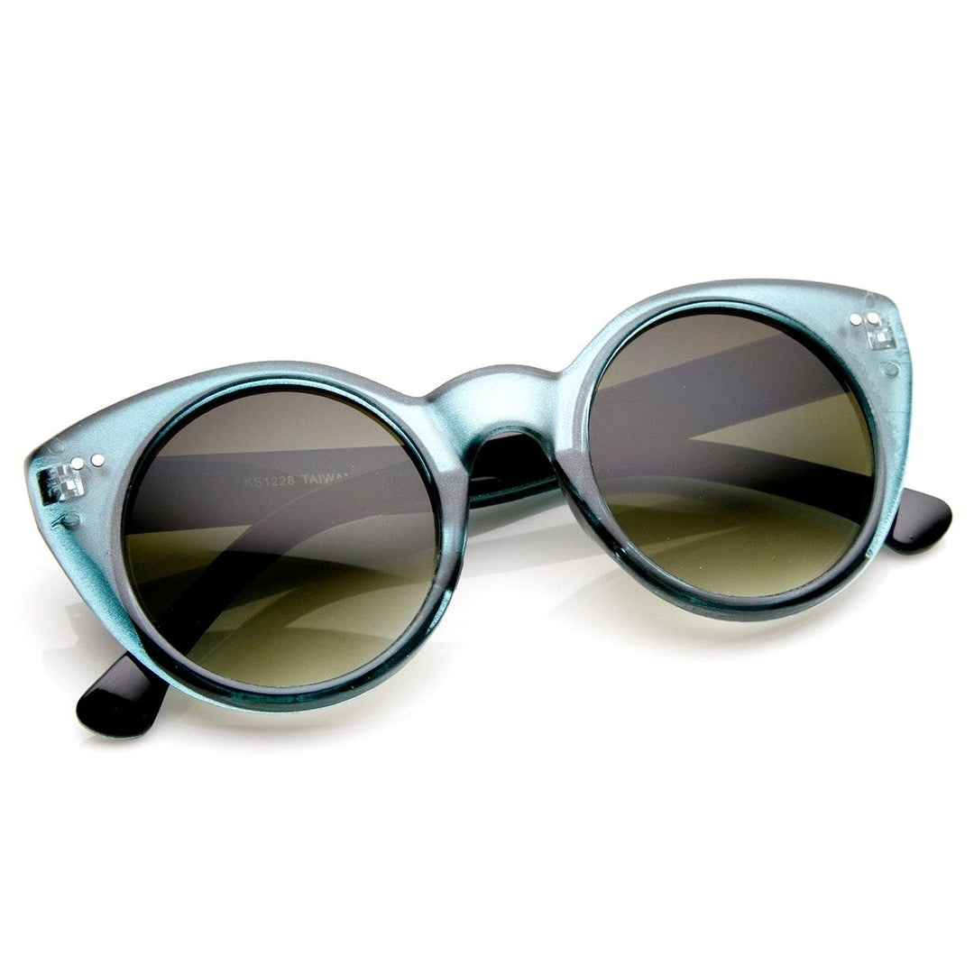 Chic Round Cat Eye Sunglasses Women UV Protection Plastic Frame Various Colors Image 4