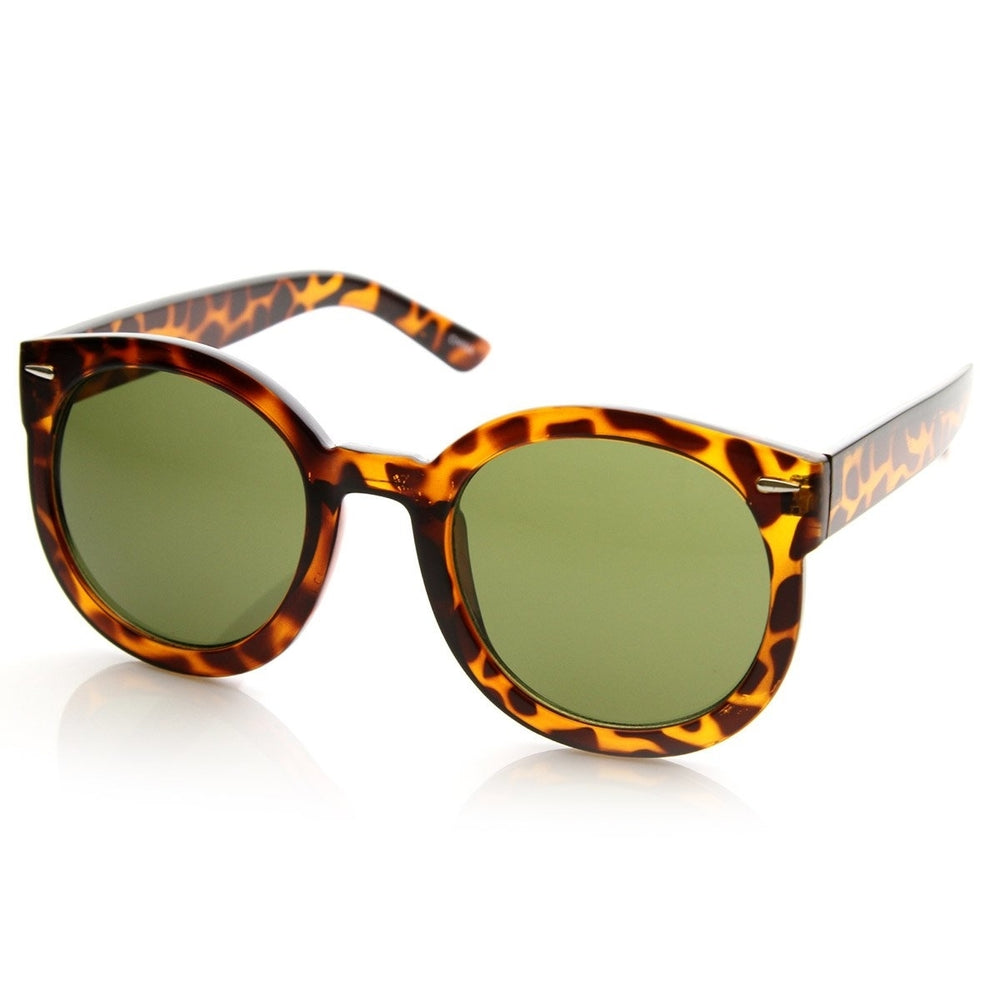 Womens Plastic Sunglasses Oversized Retro Style with Metal Rivets Image 2