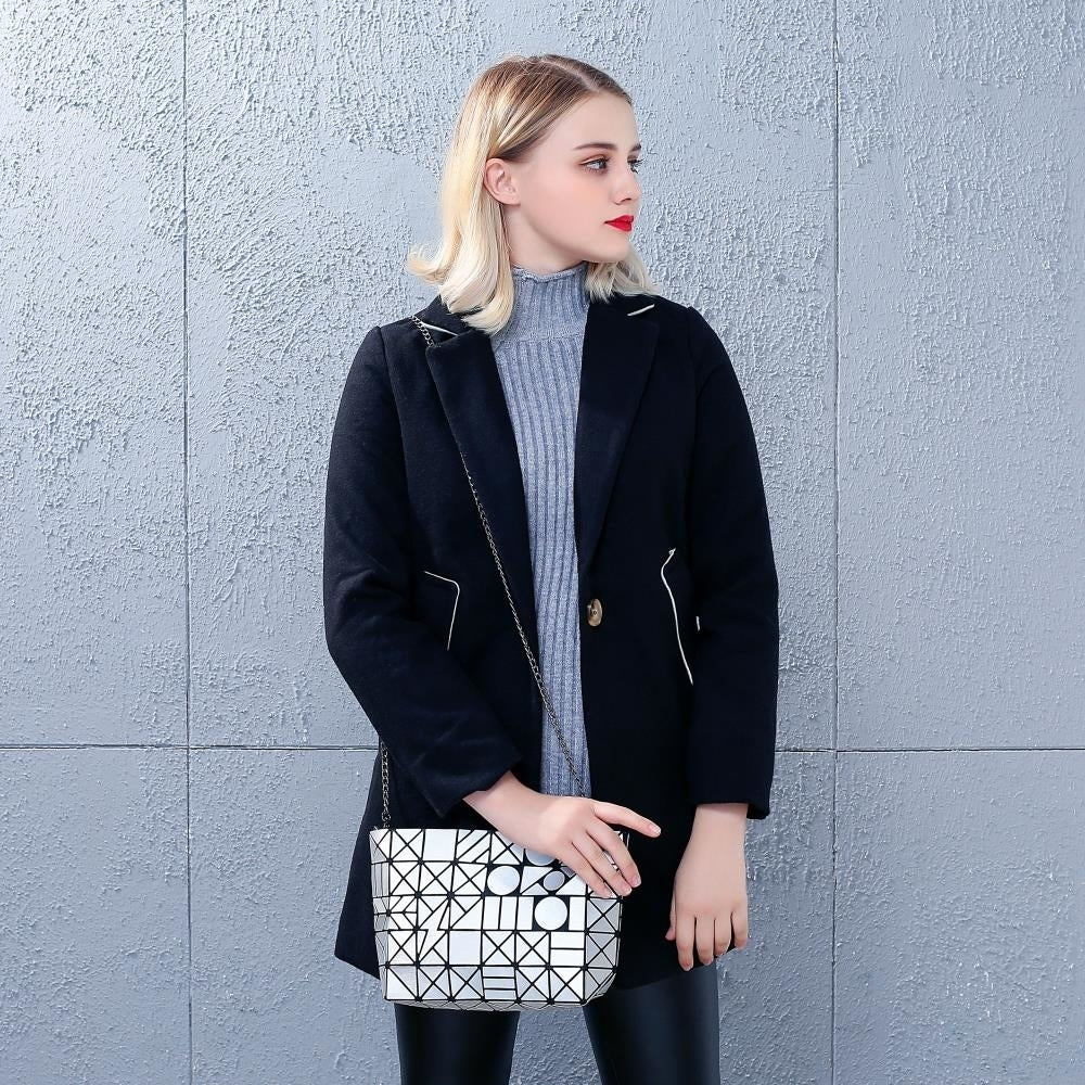 Gray Shoulder Handbag with Metal Chain and Stylish Geometric Design - Crossbody Messenger Bag Purse for Casual and Image 4
