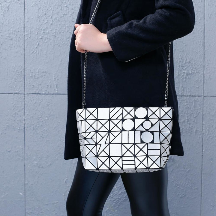 Gray Shoulder Handbag with Metal Chain and Stylish Geometric Design - Crossbody Messenger Bag Purse for Casual and Image 6