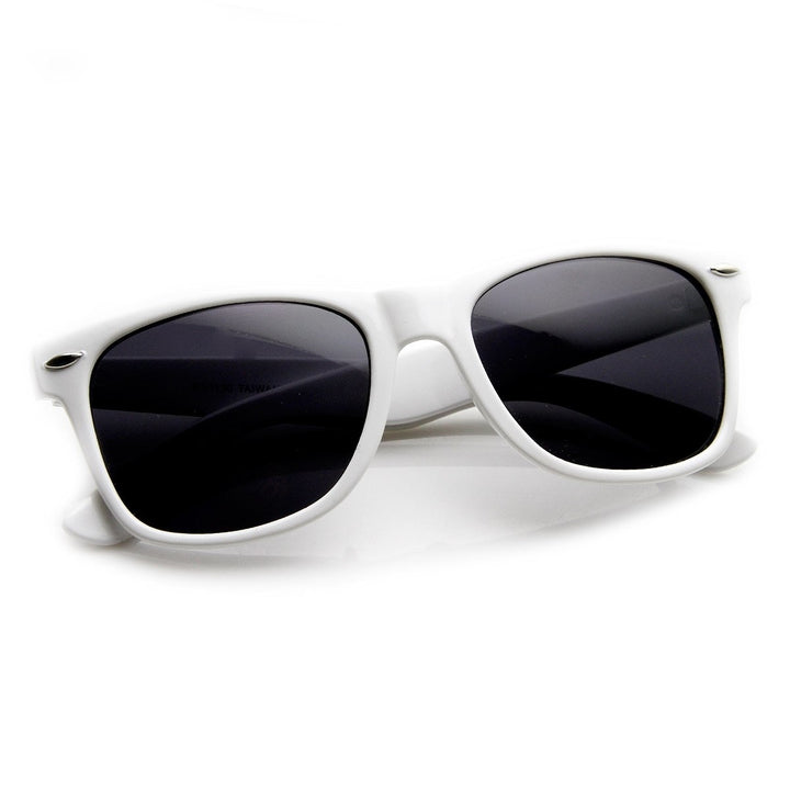 Classic Original Shape Color Coated Horn Rimmed Sunglasses Image 4