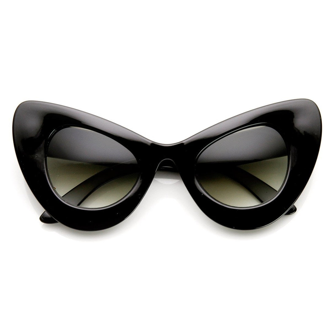 High Fashion Bold Oversized Women's Cat Eye Sunglasses Image 1