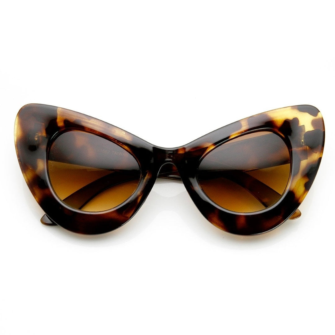 High Fashion Bold Oversized Womens Cat Eye Sunglasses Image 6