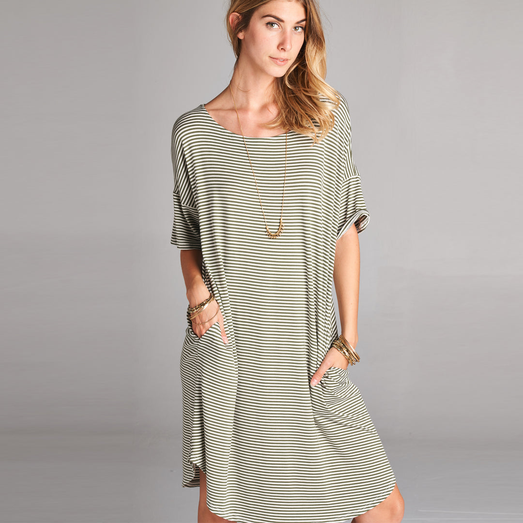 Relaxed Fit Pocket Dress Image 1
