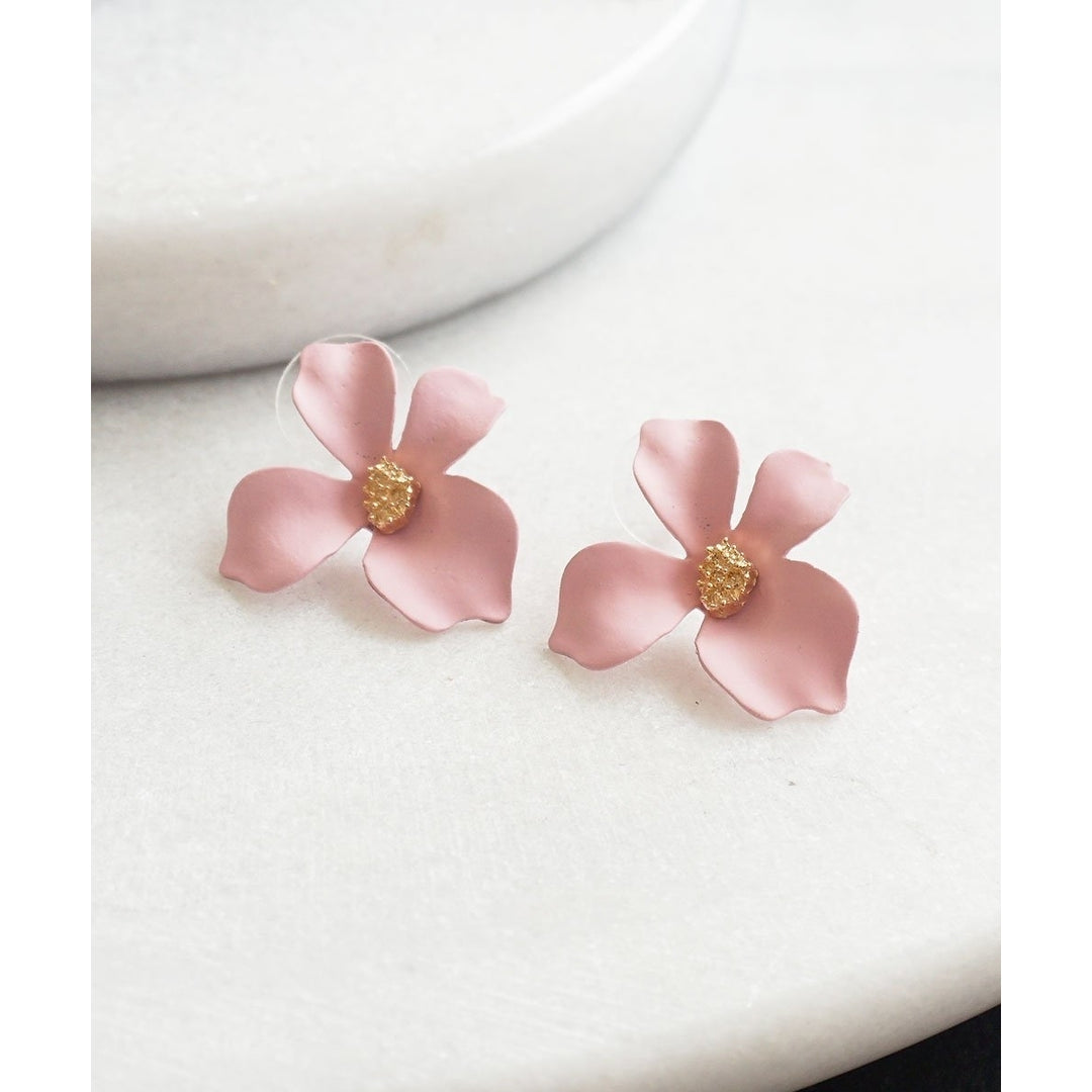 Dogwood Flower Earrings Image 4