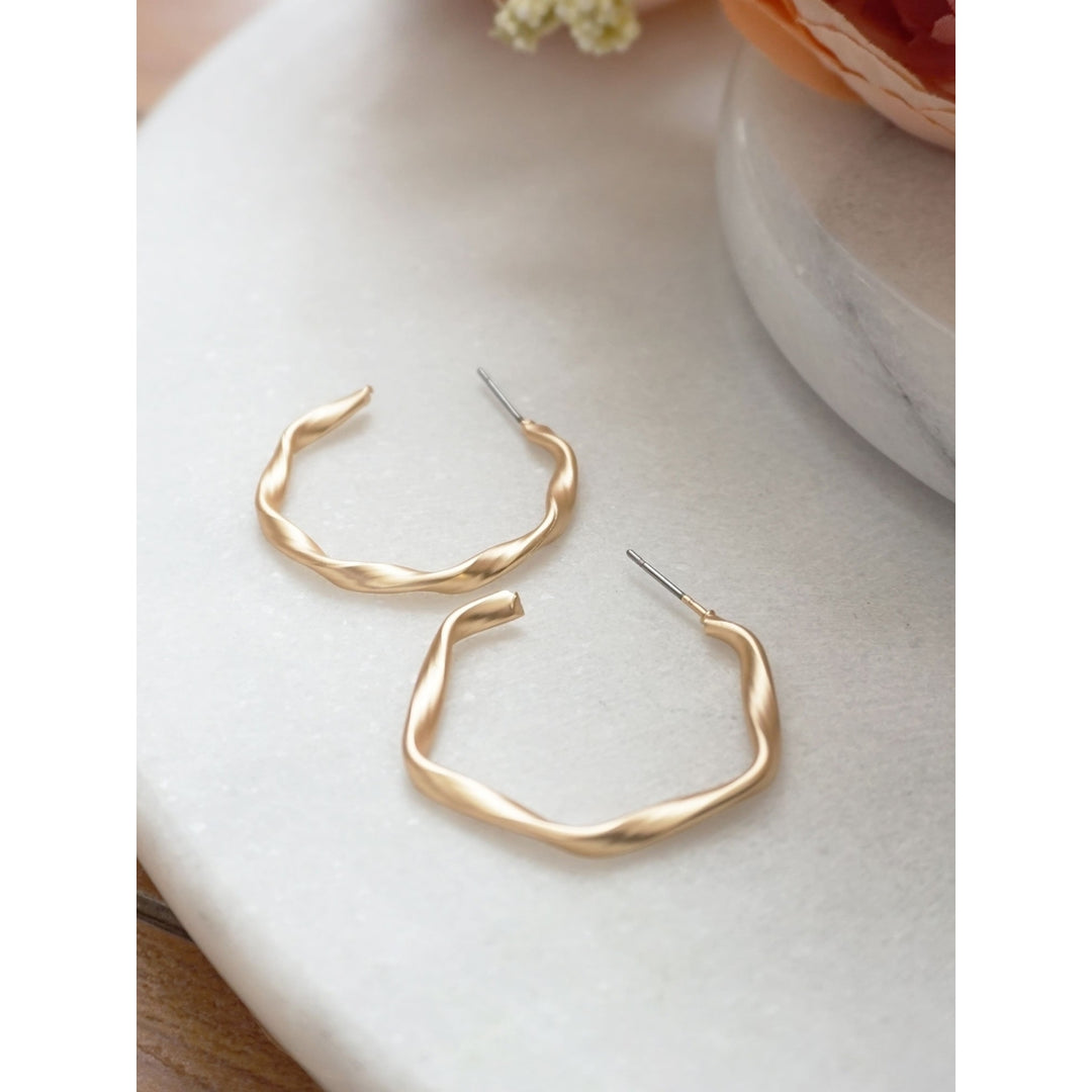 Modern Minimalist Curvy Hoop Earrings Image 2